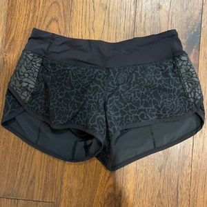 Lululemon speed up short Sz 4